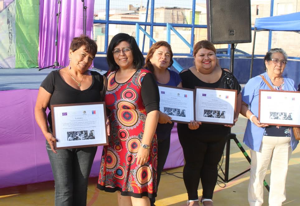 Con reconocimiento a dirigentas de Iquique y Alto Hospicio  MINVU conmemoró Día Internacional de la Mujer