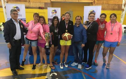 Campeonato de básquetbol senior damas reunió a hospicianos en el Gimnasio techado