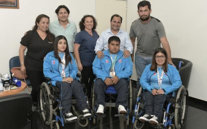 Deportistas paralímpicos medallistas visitaron al alcalde Patricio Ferreira