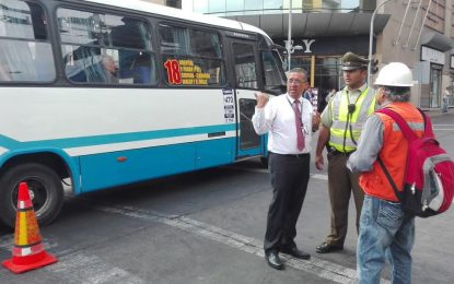 La mañana de este miércoles el tránsito en calle Tarapacá entre Vivar y Barros Arana será cortado en media calzada por obras de retiro de cable en desuso