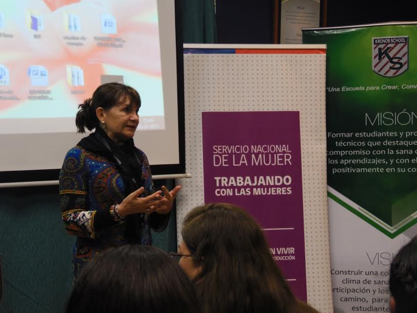 Treinta y cinco mujeres participaron   en taller del Buen Vivir en Alto Hospicio   