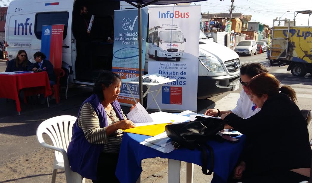 Infobus de Segegob llega a Tarapacá para informar y atender a la ciudadanía