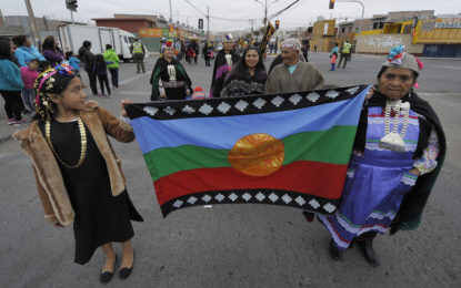 Municipio de Alto Hospicio iza Wiphala en declaración de comuna multicultural