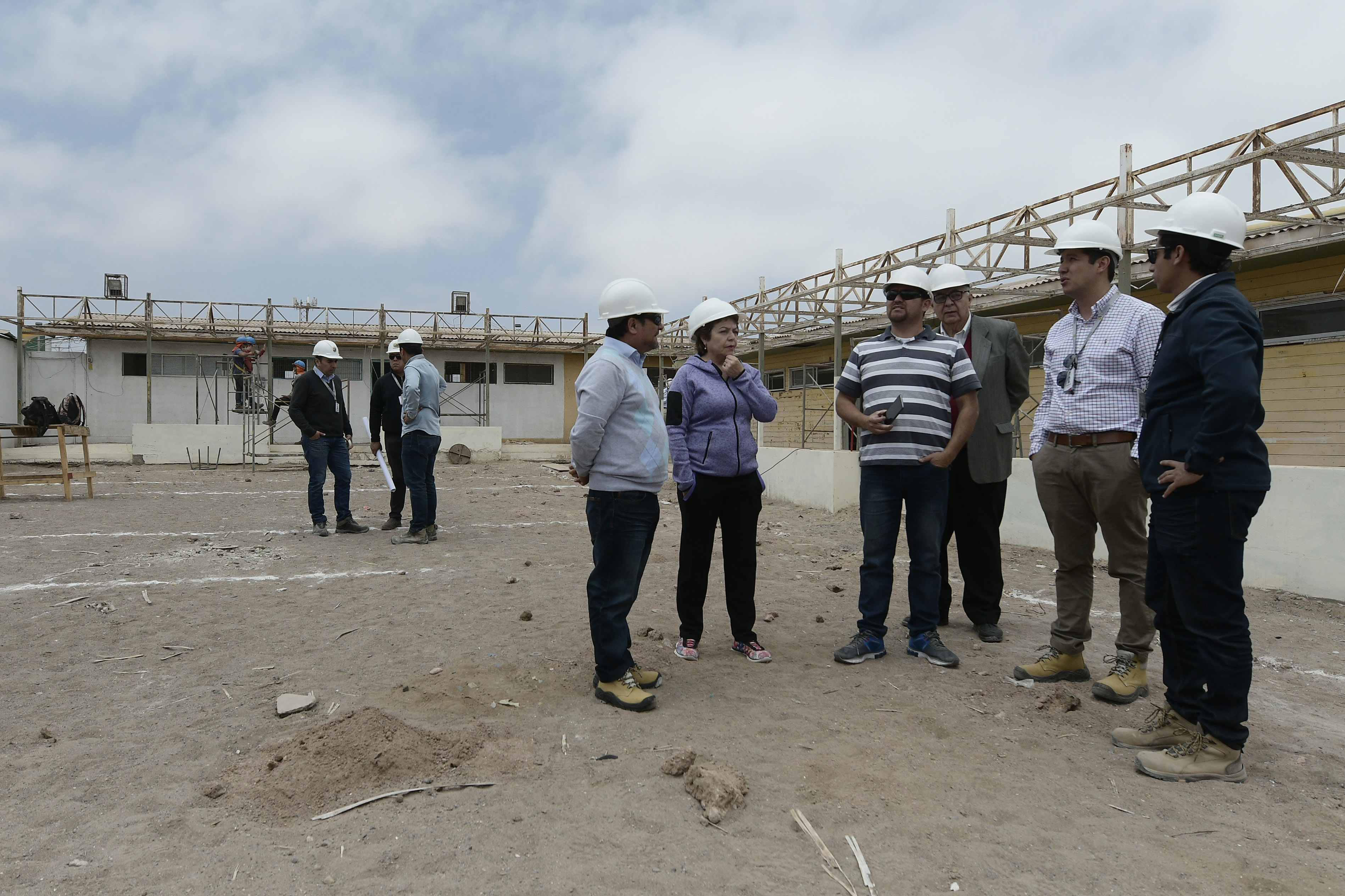 Alcalde Patricio Ferreira visitó obras de nueva escuela especial