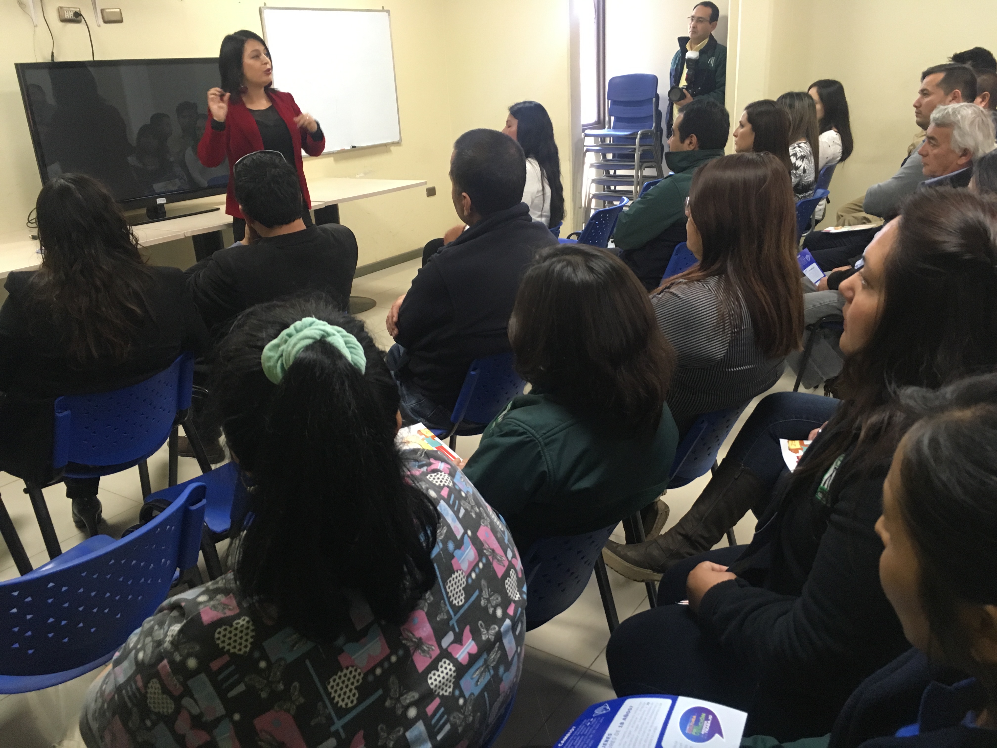 Trabajadores de empresa Eleccon de Alto Hospicio reciben charla sobre Ley del Saco por Subsecretaria Previsión Social