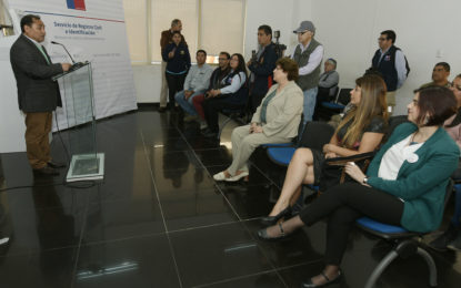 Instalan Tótem de autoatención del Registro Civil en la Municipalidad de Alto Hospicio