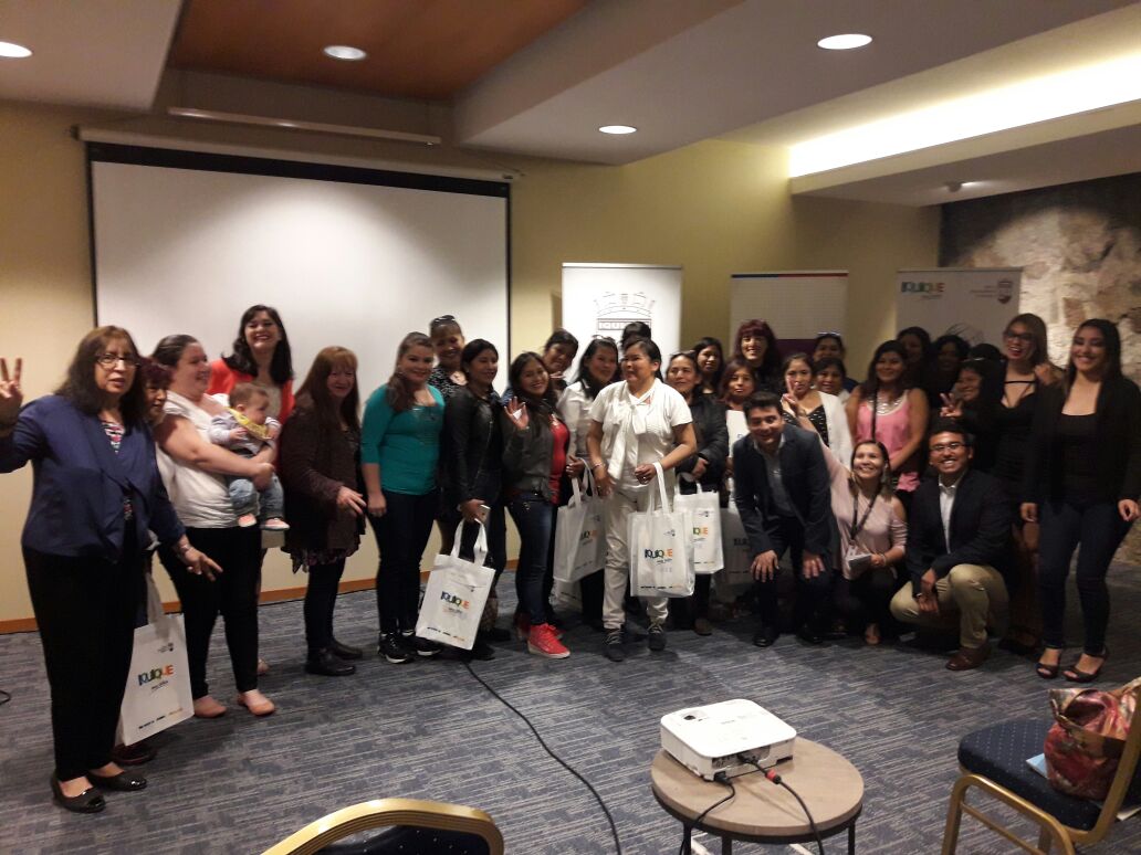 Mujeres de Iquique dialogaron sobre  derechos laborales y avances de género