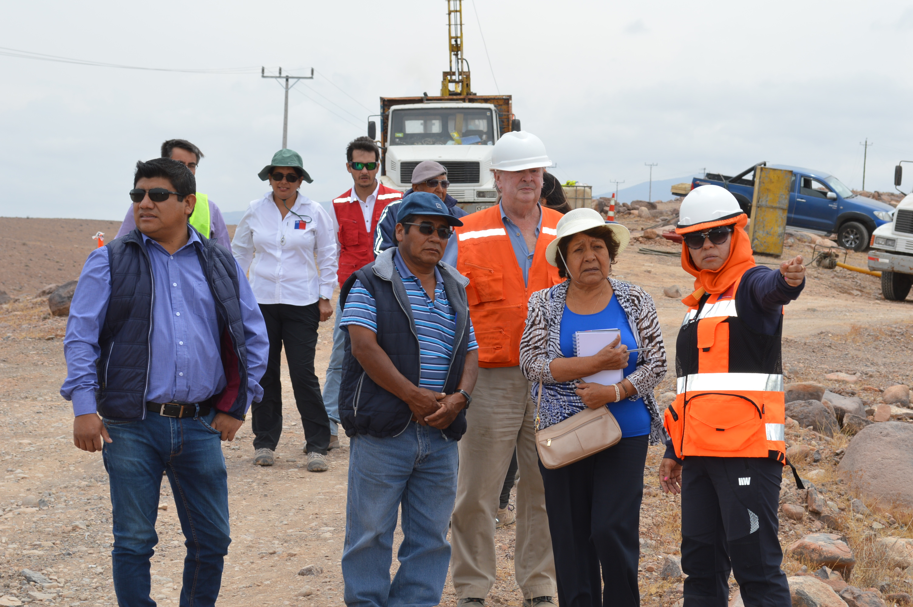 Comunidades conocen alternativas para mejorar ruta 15 CH