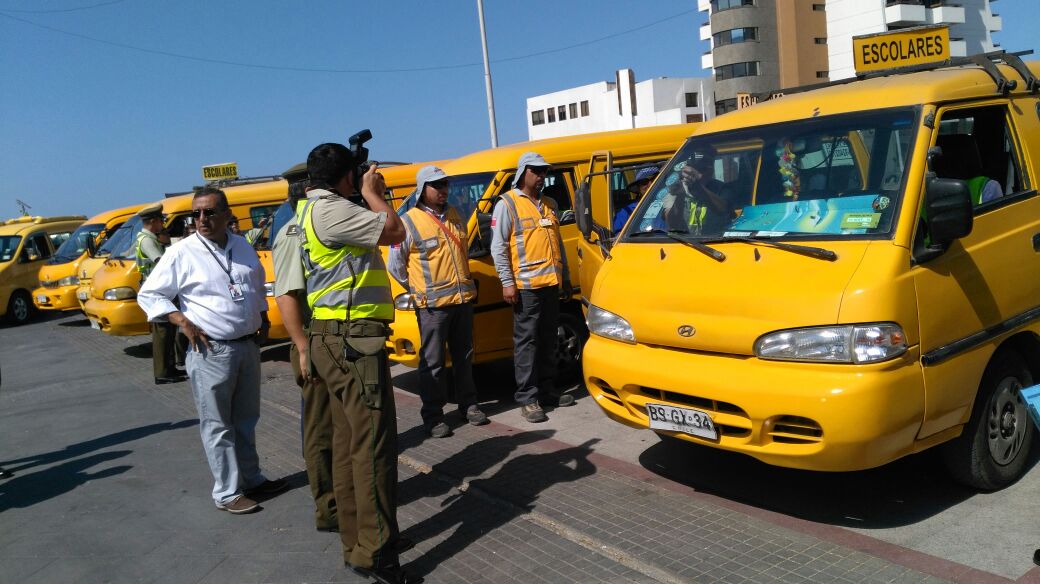 Seremi, Carabineros e inspectores municipales realizaron fiscalización voluntaria al transporte escolar previo al inicio del año escolar 2018   