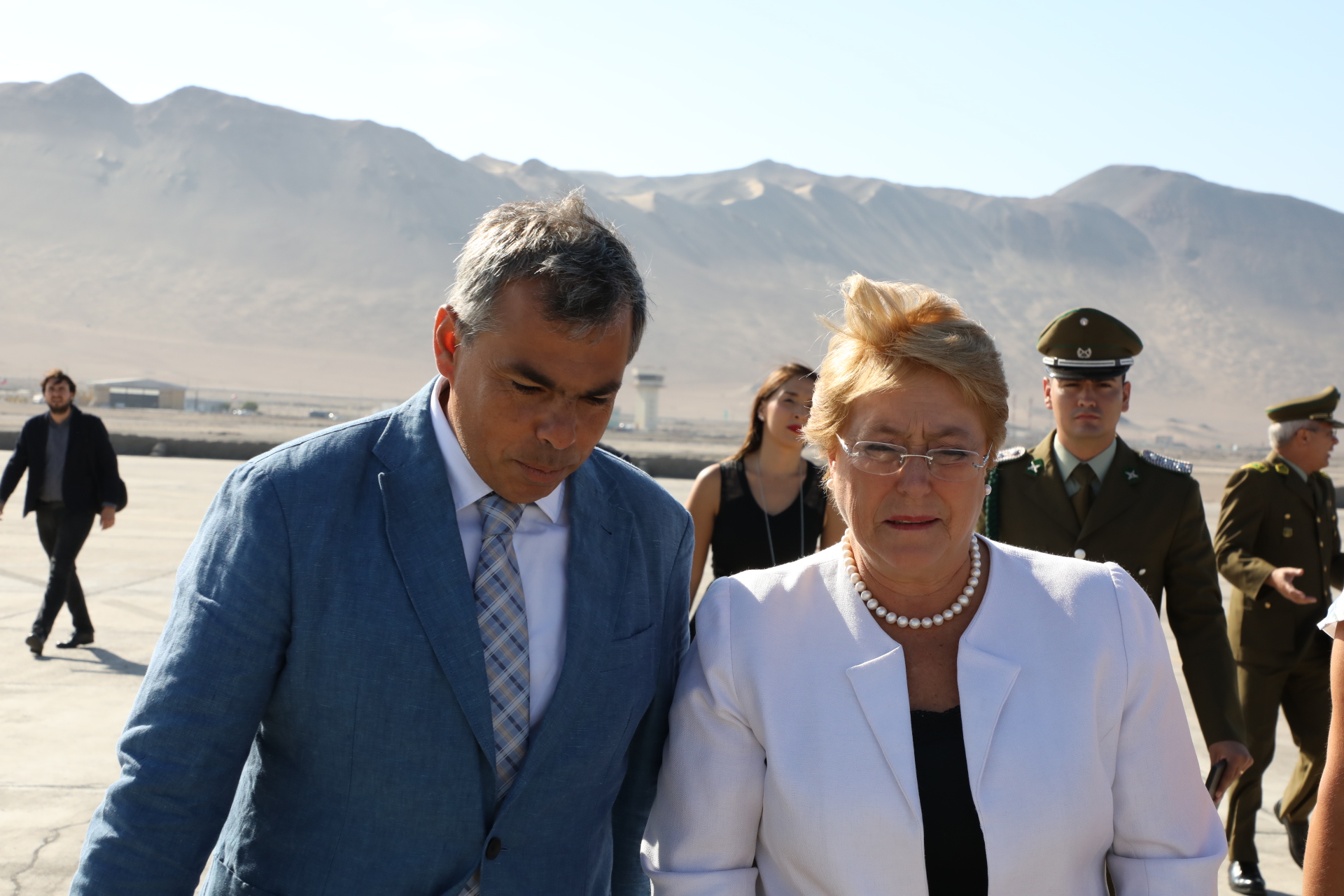 PRESIDENTA BACHELET CONFIRMA TRASPASO DE TERRENOS EN PLAYA LOBITO