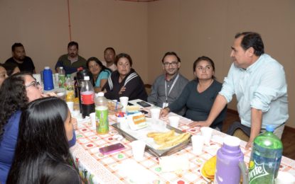 Alcalde Patricio Ferreira comparte once con vecinos del barrio de emergencia “Nuestra señora del Carmen”