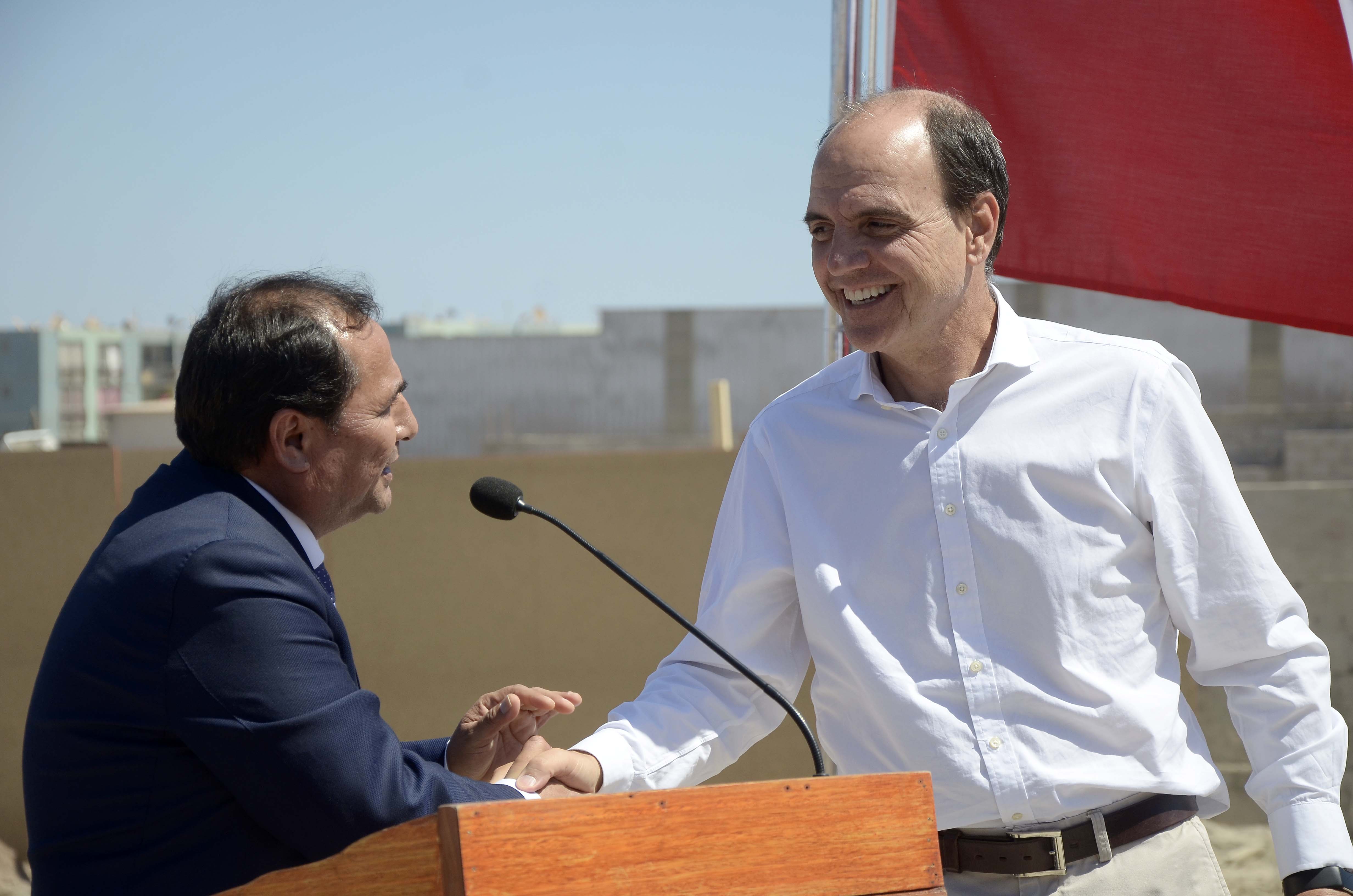 Alcalde Patricio Ferreira entregó carta a ministro Monckeberg