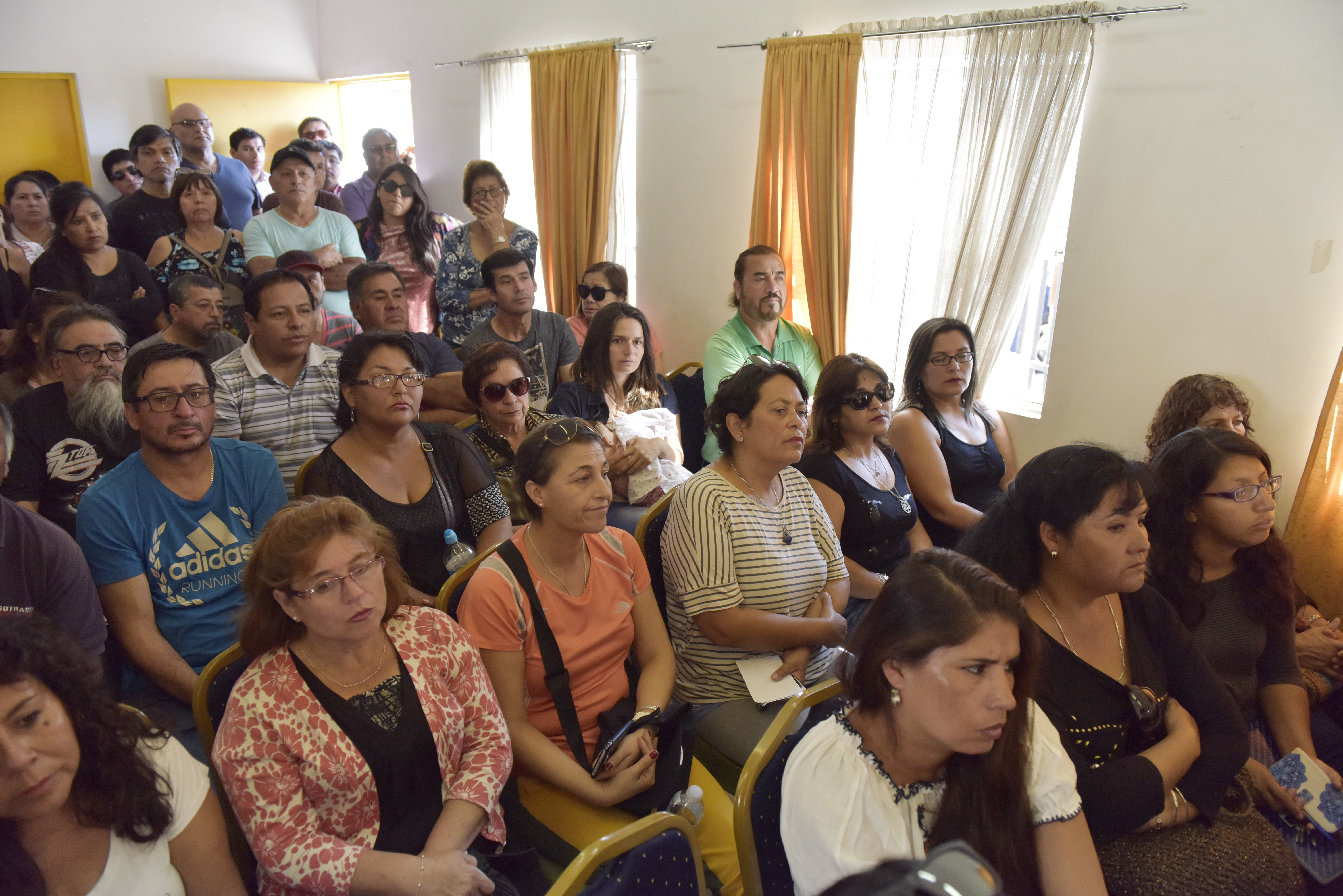 Vecinos de J.V. Santa Teresa conocen proyecto de  cambio de redes públicas