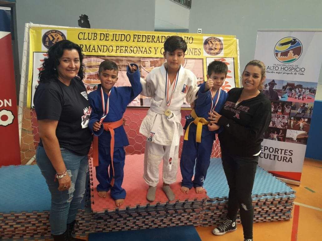 Diez clubes participaron en campeonato de judo “14 Aniversario de Alto Hospicio”   