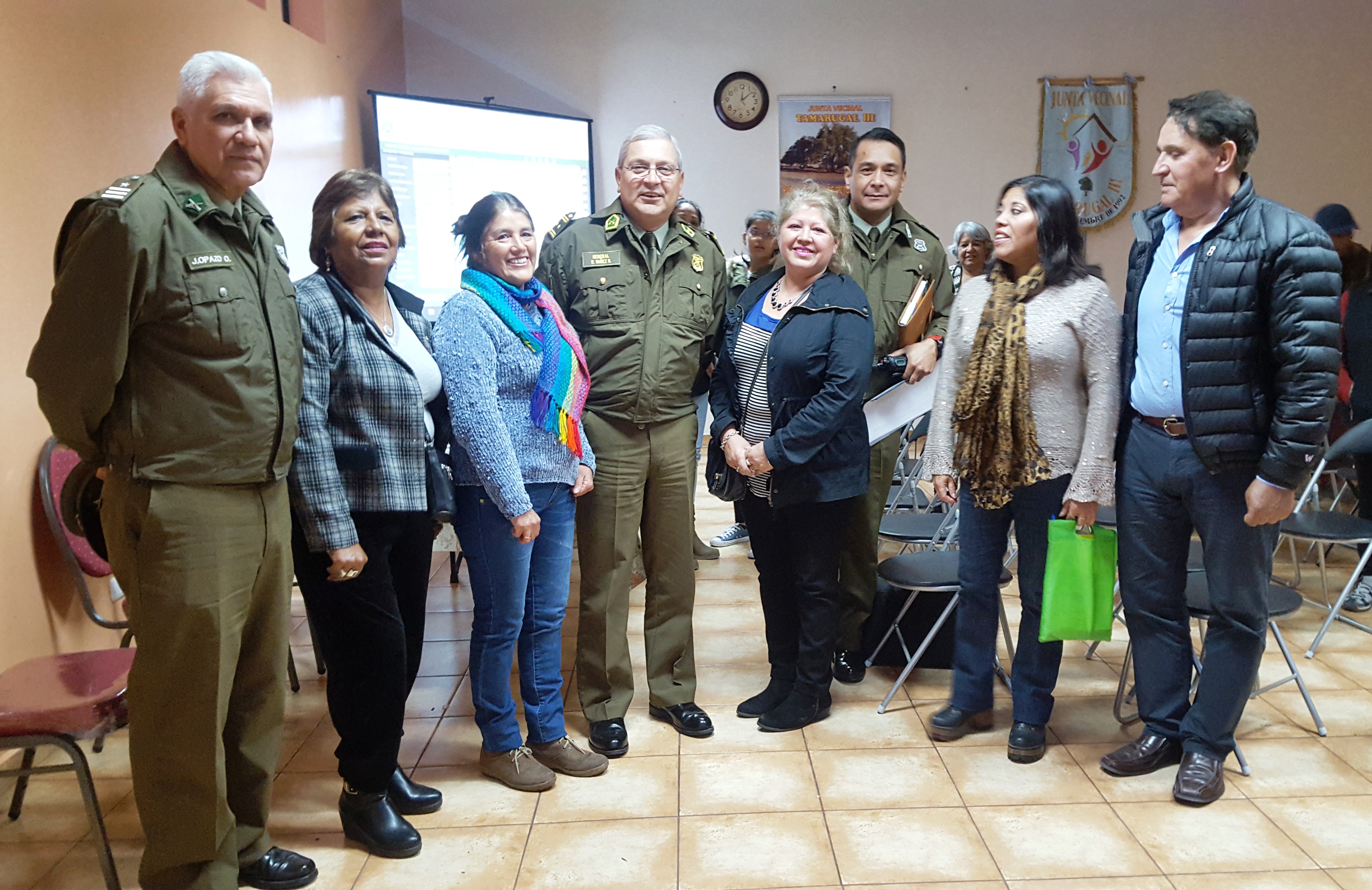 JEFE DE ZONA DE CARABINEROS SE REUNIÓ CON VECINOS DEL SECTOR SUR PARA ABORDAR TEMAS DE SEGURIDAD