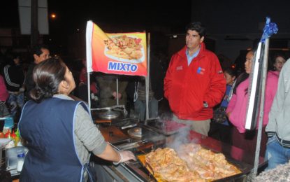 Gobernador Álvaro Jofré  “limpia”  sector tomado por comercio callejero