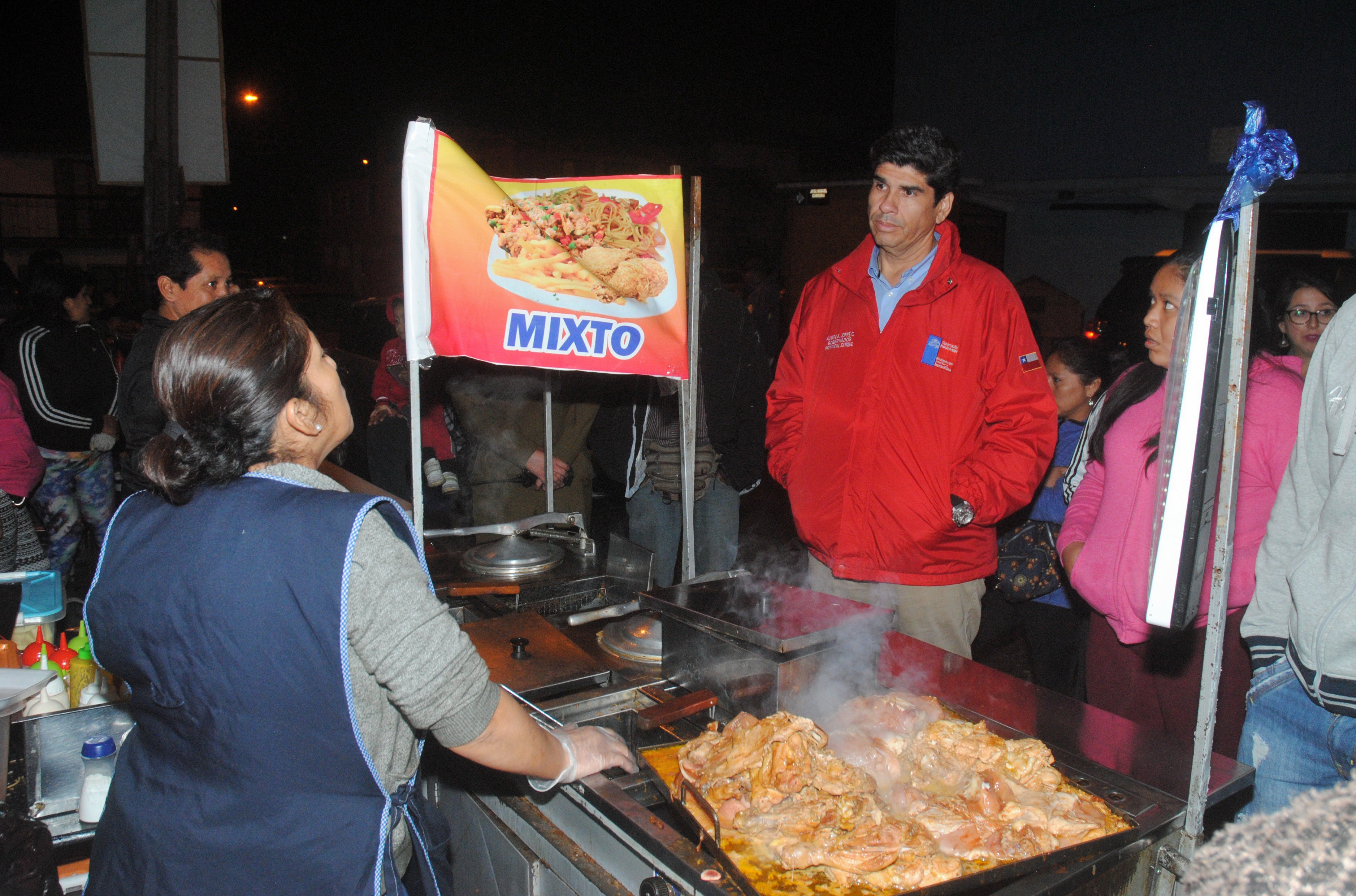 Gobernador Álvaro Jofré  “limpia”  sector tomado por comercio callejero