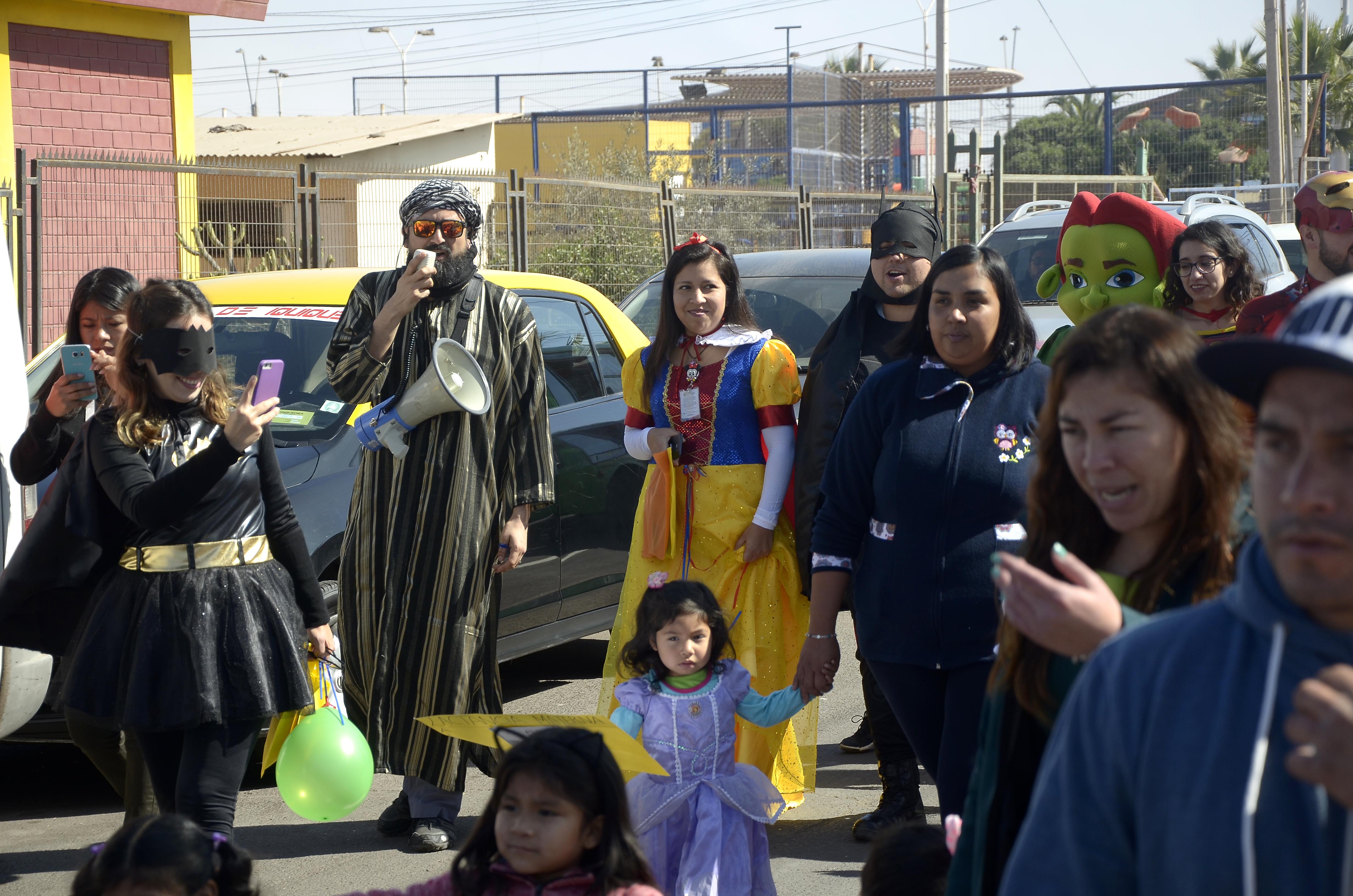 Menores de Alto Hospicio realizan pasacalle en conmemoración de la Semana de la Lactancia y el Día del Niño   