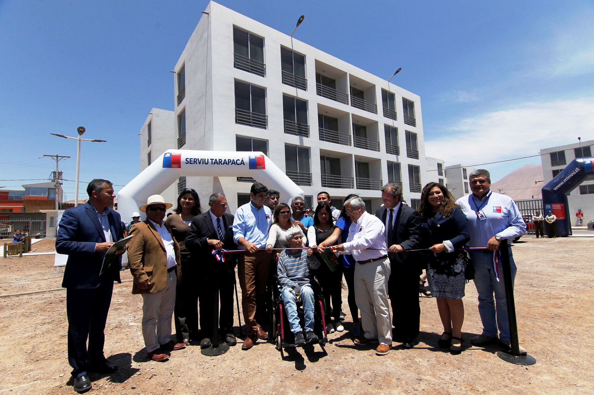 64 familias felices con sus nuevos departamentos