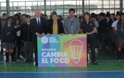 Alumnos de Pica cambian el foco y ahorran energía