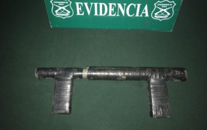 CARABINEROS DETIENE A MENOR DE EDAD QUE SE ENCONTRABA EN PARQUE PORTANDO UN ARMA HECHIZA