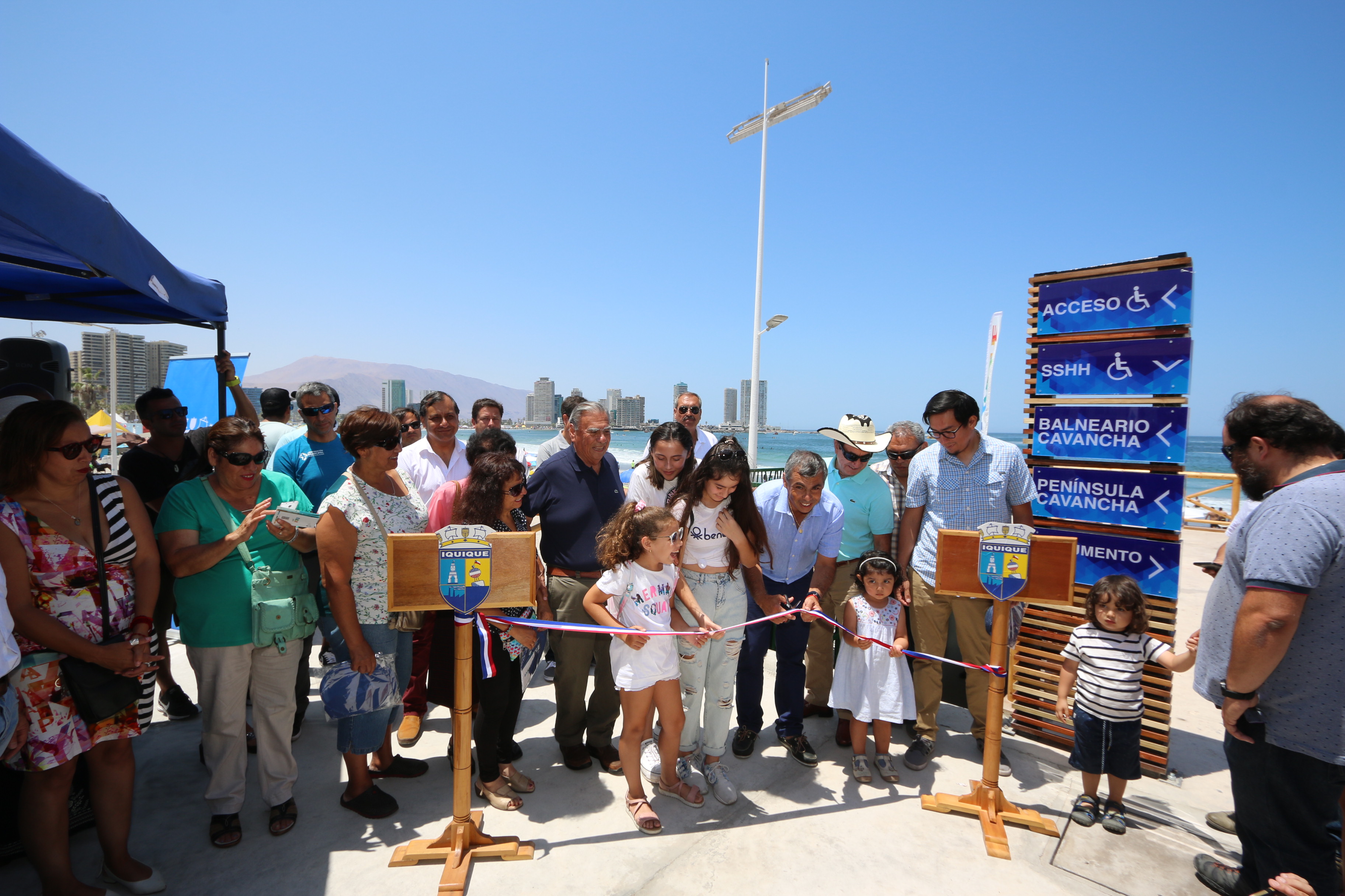 Alcalde Soria inaugura nuevos y gratuitos servicios higiénicos en Playa Cavancha