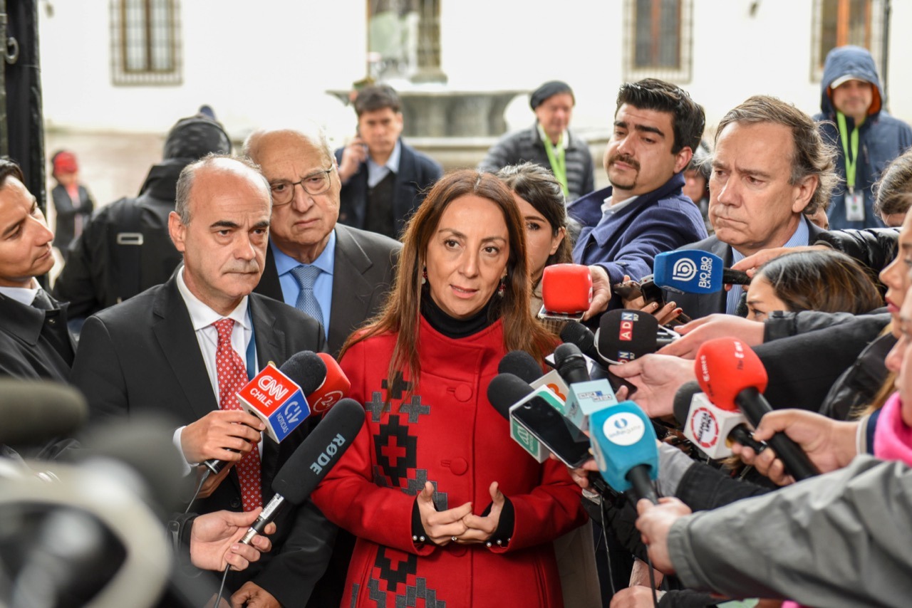 GOBIERNO Y GREMIOS DE LOS MEDIOS DE COMUNICACIÓN AVANZAN EN PROTOCOLOS PARA PROTEGER LA LIBERTAD DE PRENSA Y SEGURIDAD DE LOS PROFESIONALES QUE CUBREN MANIFESTACIONES PÚBLICAS