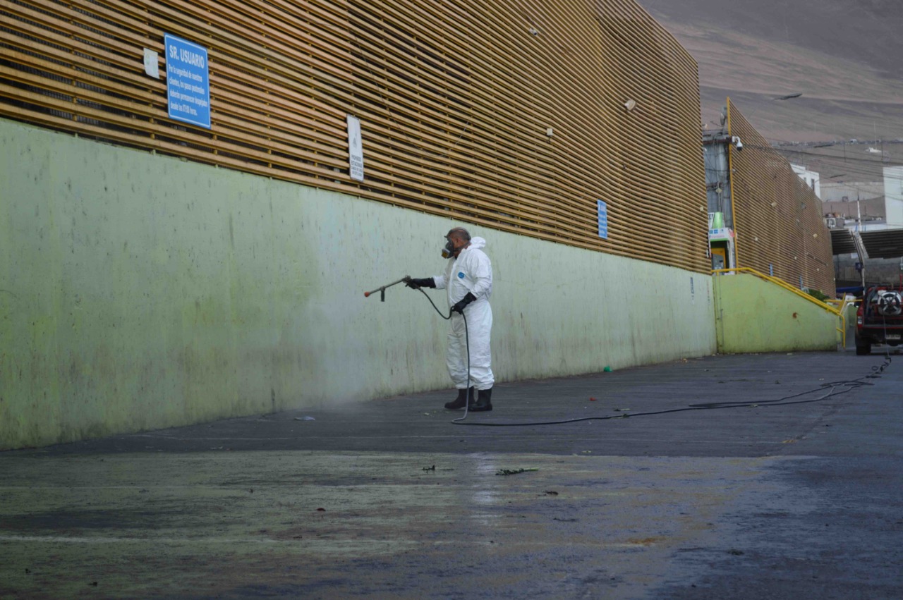 Como medida preventiva en el marco del Plan Corona Virus SAG inició sanitización de  Terminal Agropecuario de Iquique