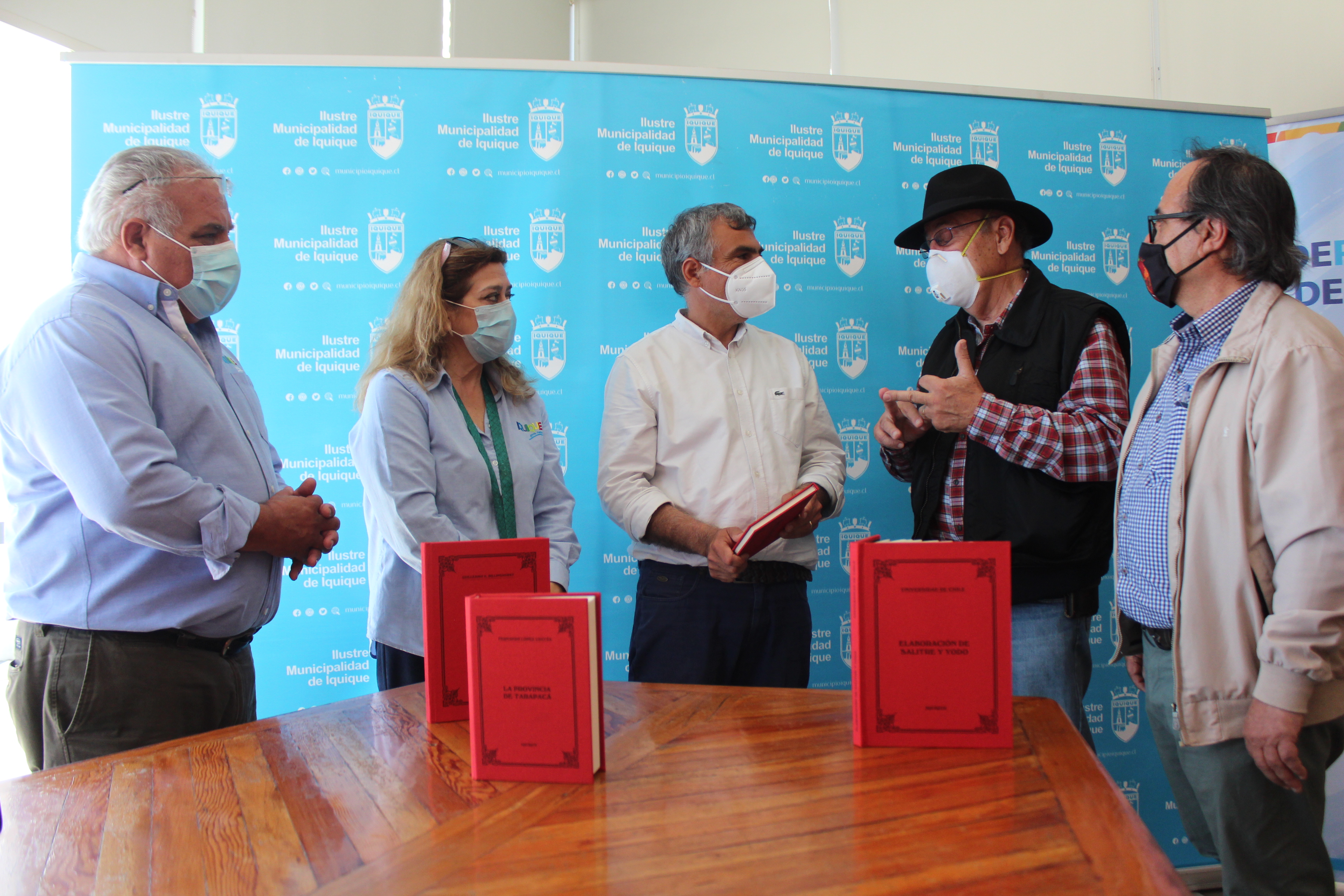 Libros históricos de Tarapacá potenciarán  educación en colegios municipales de Iquique