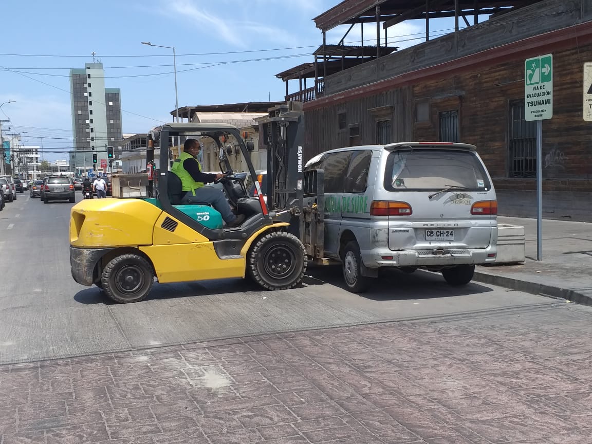 MÁS DE 100 VEHÍCULOS ABANDONADOS RETIRÓ LA MUNICIPALIDAD DE IQUIQUE DURANTE 2020