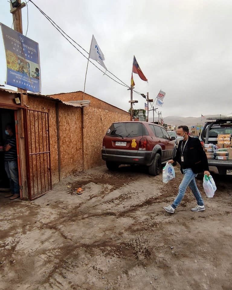 Municipalidad de Alto Hospicio y Caritas Chile entregan aportes