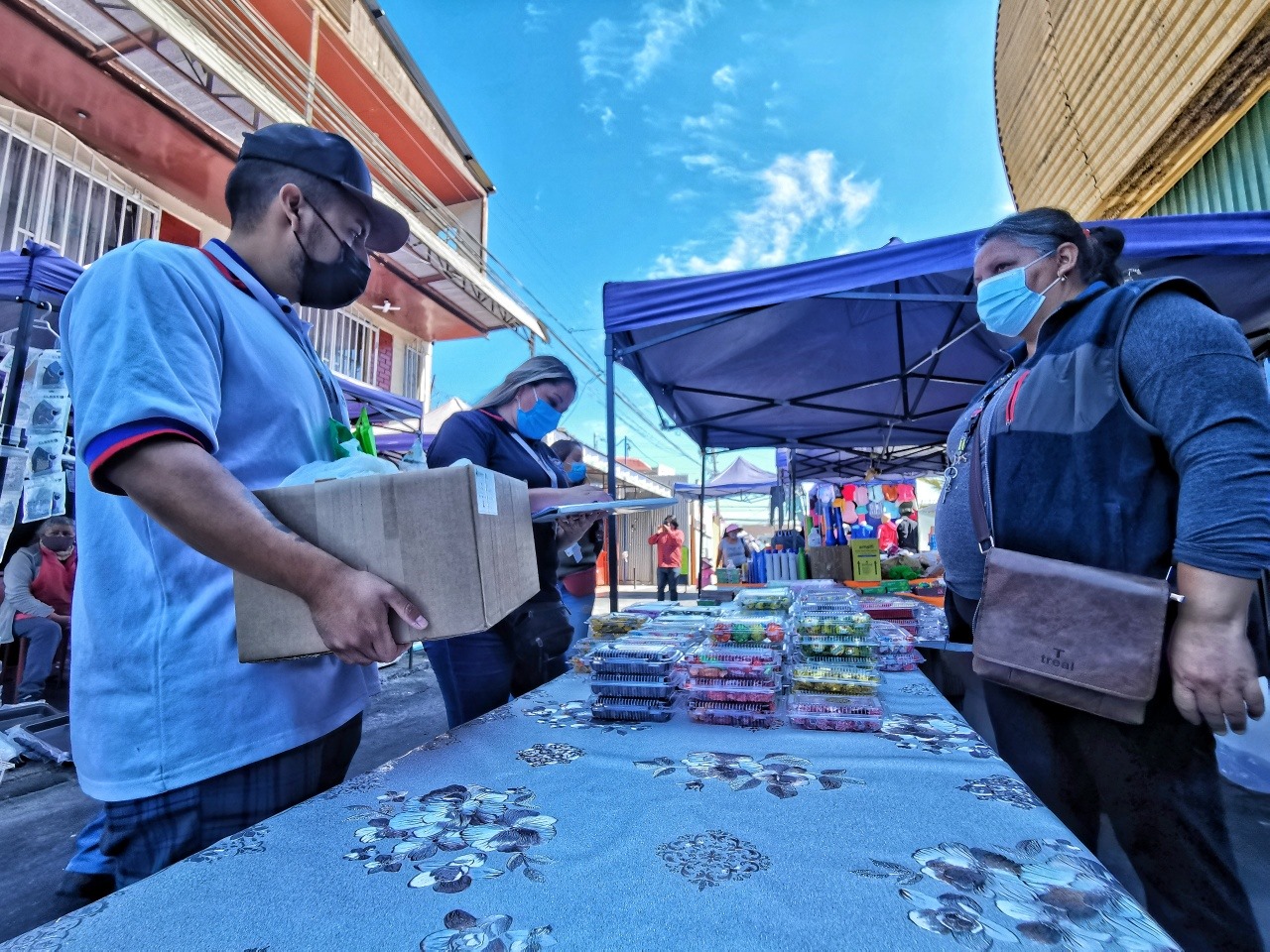 Municipalidad de Alto Hospicio entrega kits sanitarios