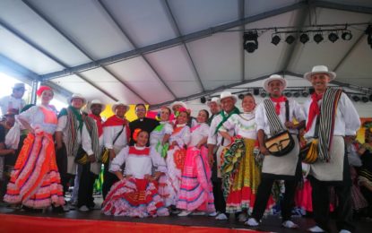 Desde Colombia nos acompañará Colectivo cultural  Raices Tradicion de la ciudad de Antioquia.