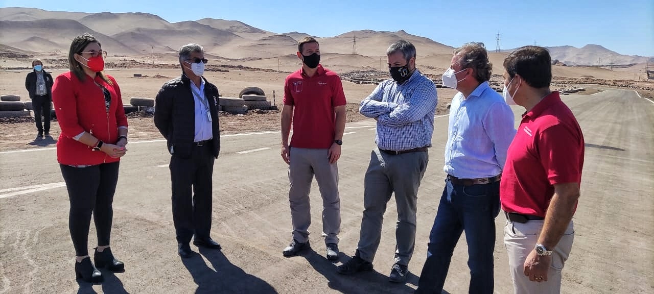 Claudia Muñoz Alcaldesa (S) de Alto Hospicio realiza visita a autodromo