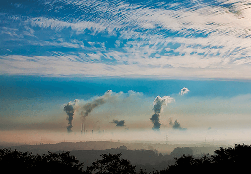 Expertos U. Chile alertan sobre mayor probabilidad de contagios por aumento de contaminación atmosférica en invierno