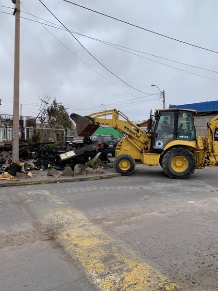 Municipalidad de Alto Hospicio dispone maquinarias para retiro de escombros