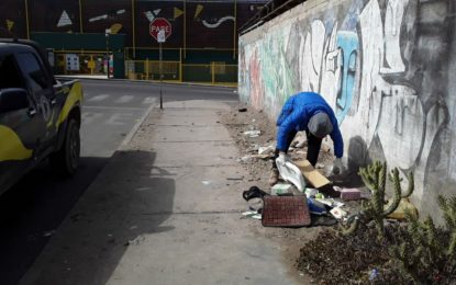 Las cuadrillas de aseo municipal realizan operativos en Alto Hospicio