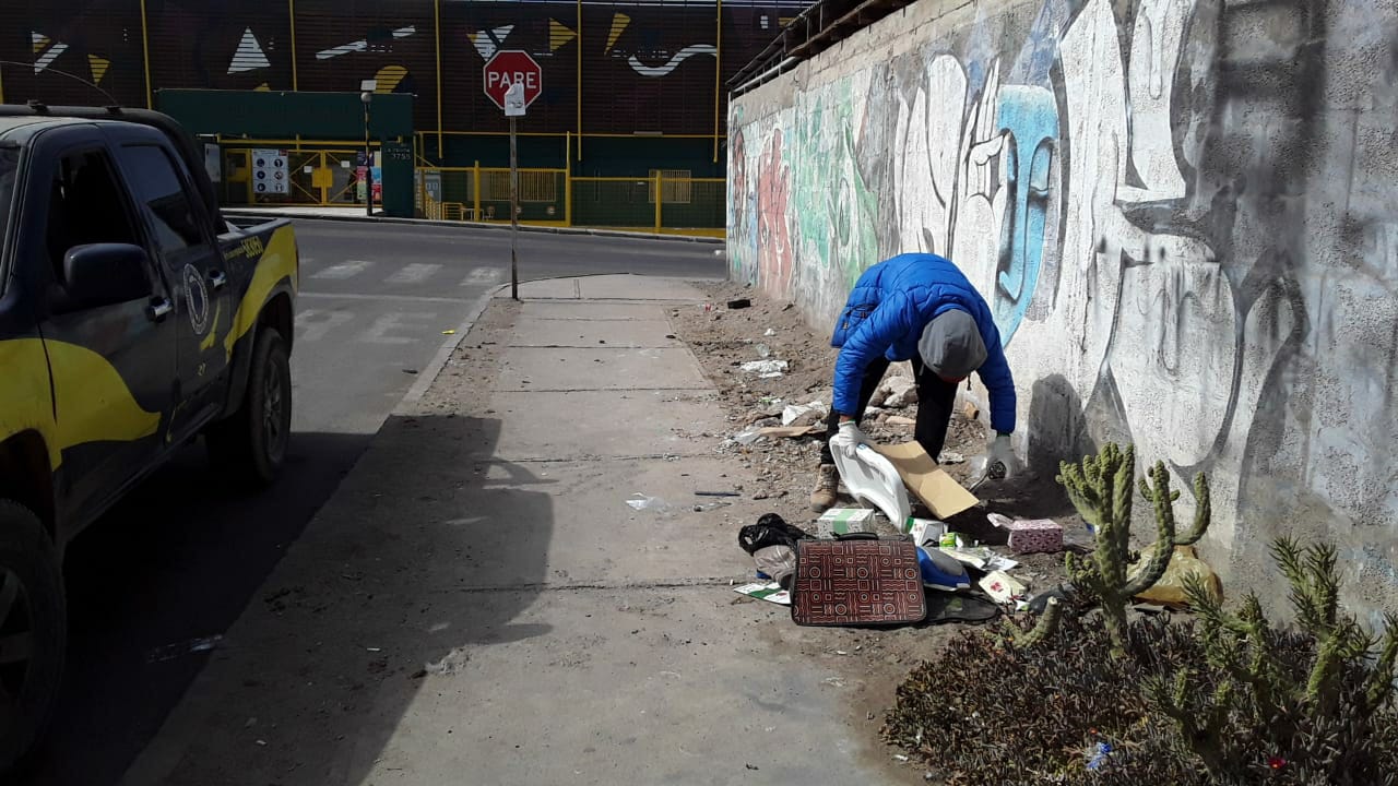 Las cuadrillas de aseo municipal realizan operativos en Alto Hospicio