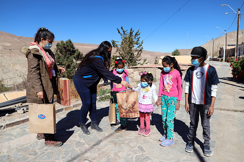 Municipio de Pozo Almonte regaló felicidad a 2 mil 900 niños y niñas