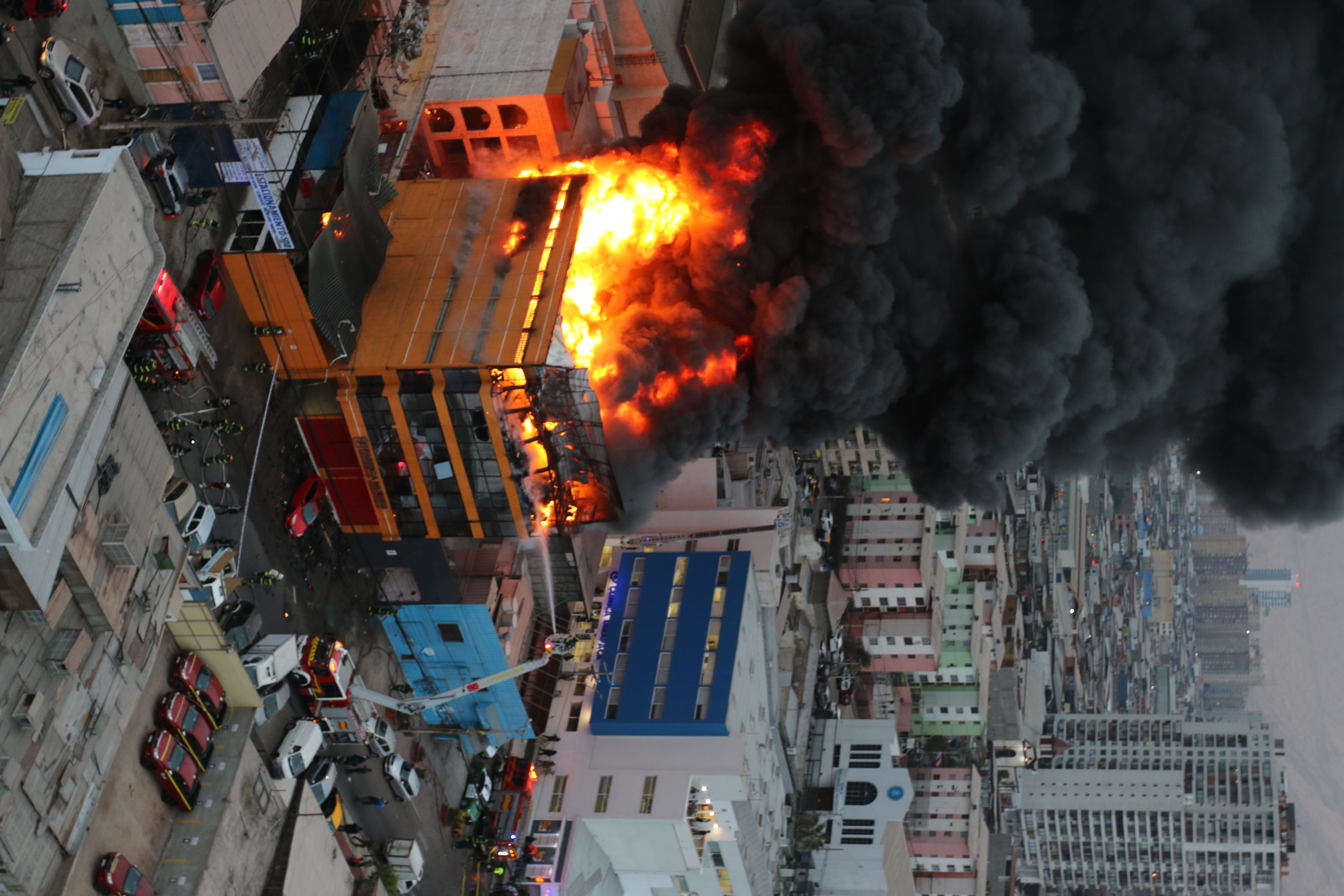 Incendio  destruyó fábrica Moisés