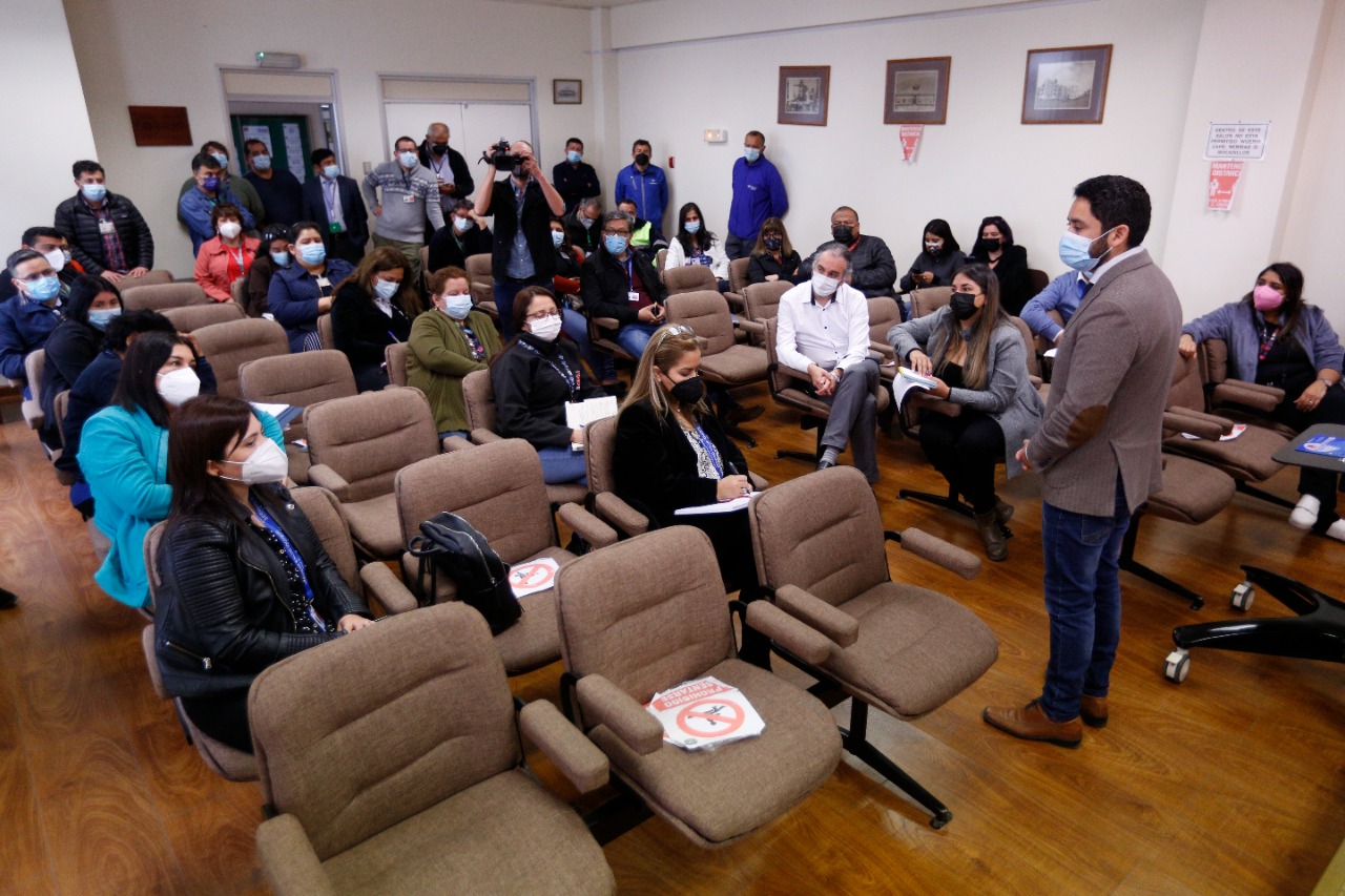 Gobernador visitó el hospital regional y comprometió agilizar la adquisición de scanner