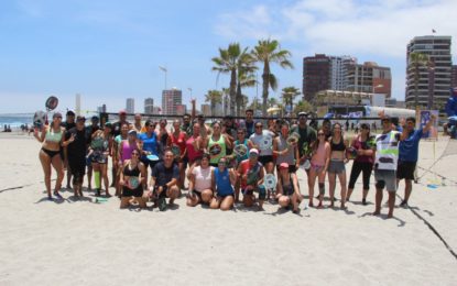 Liga IKE IKE 2021 reunió a 40 duplas de tenis playeros en Cavancha este fin de semana