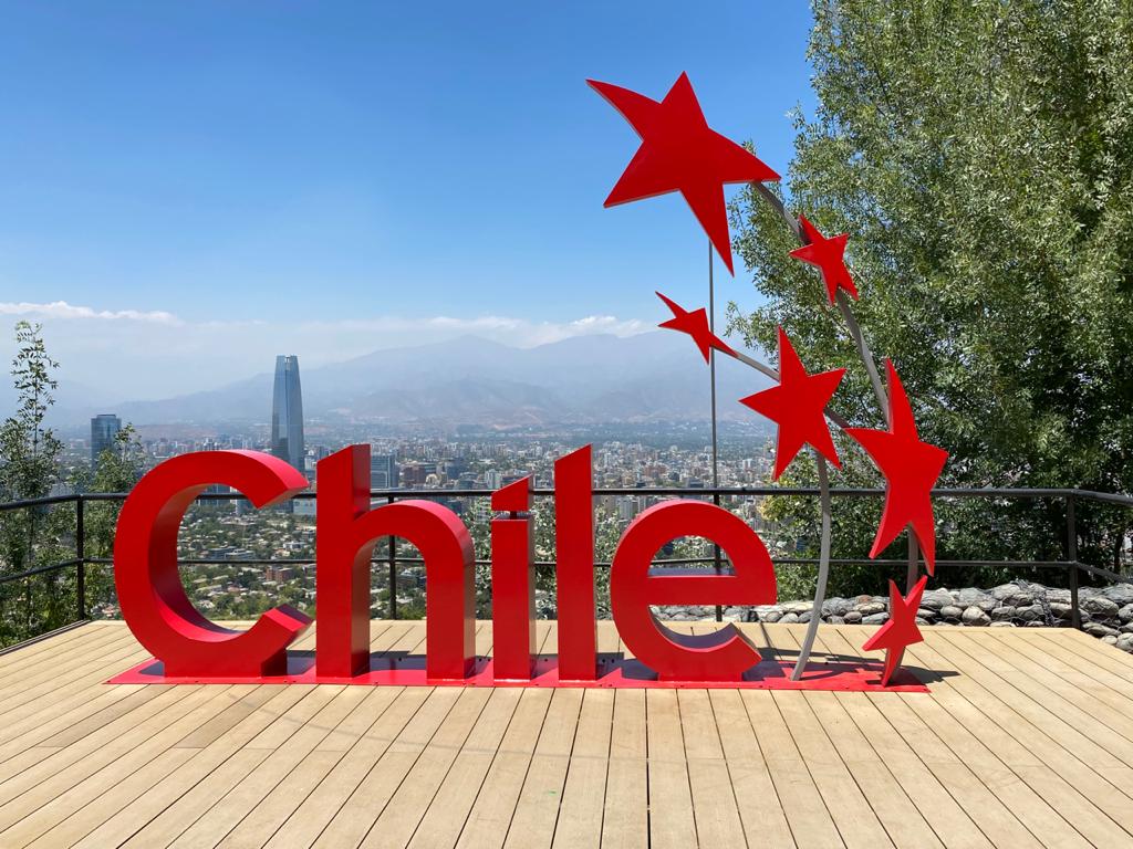 Cuando piensa en Chile, ¿Qué es lo primero que se le viene a la mente? Imagen de Chile identifica los conceptos con que los extranjeros asocian a nuestro país