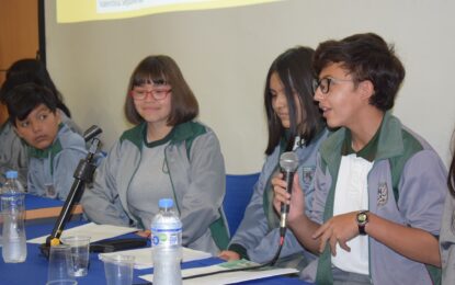 Escolares de Iquique y Alto Hospicio debaten sobre educación y pandemia en torneo organizado por UNAP