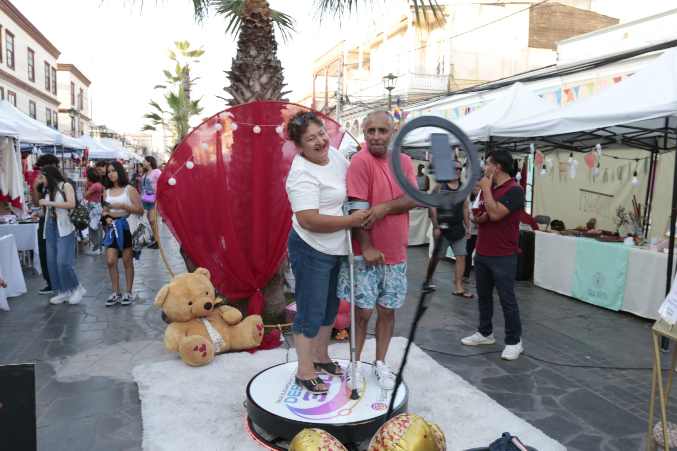 IQUIQUEÑOS Y VISITANTES CELEBRARON SAN VALENTÍN EN  “BOULEVARD DEL AMOR Y LA AMISTAD”