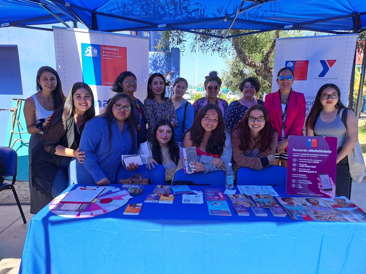 Programa Prevención en VCM difundió sus capacitaciones y talleres en Feria de Redes de la Universidad Arturo Prat