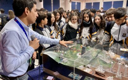 Estudiantes se capacitan en energía