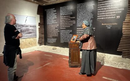 TRES INTEGRANTES DEL GRUPO “LOS JAIVAS”, RECORRIERON INSTALACIONES DE HUMBERSTONE E IMPROVISARON CON UN TEMA EN EL TEATRO DE LA SALITRERA