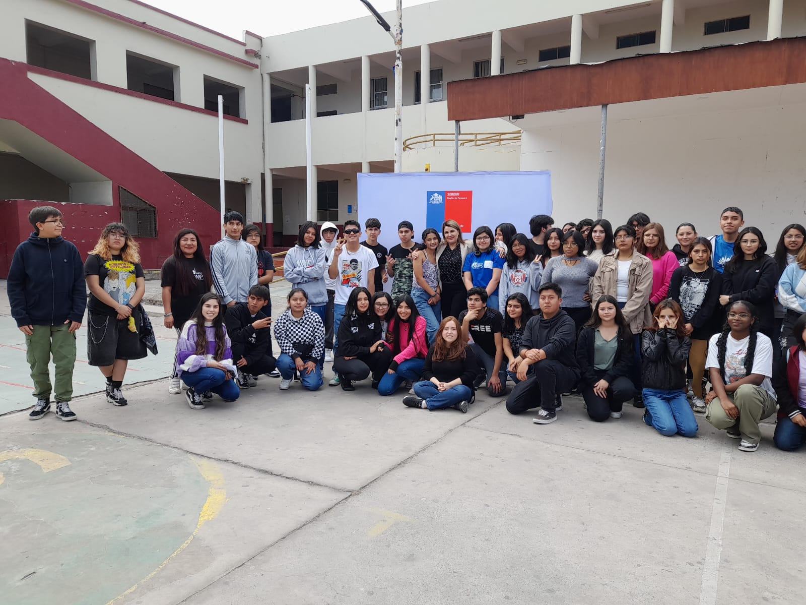 Estudiantes aprenden inglés en campamento de invierno del Mineduc