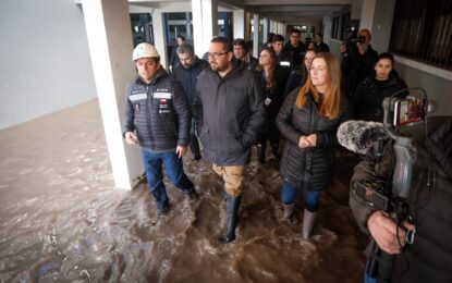 Ministro Cataldo visitó establecimiento educacional de Santa Cruz dañado por lluvias: “Vamos a tomar todas las medidas para recuperar la infraestructura” 